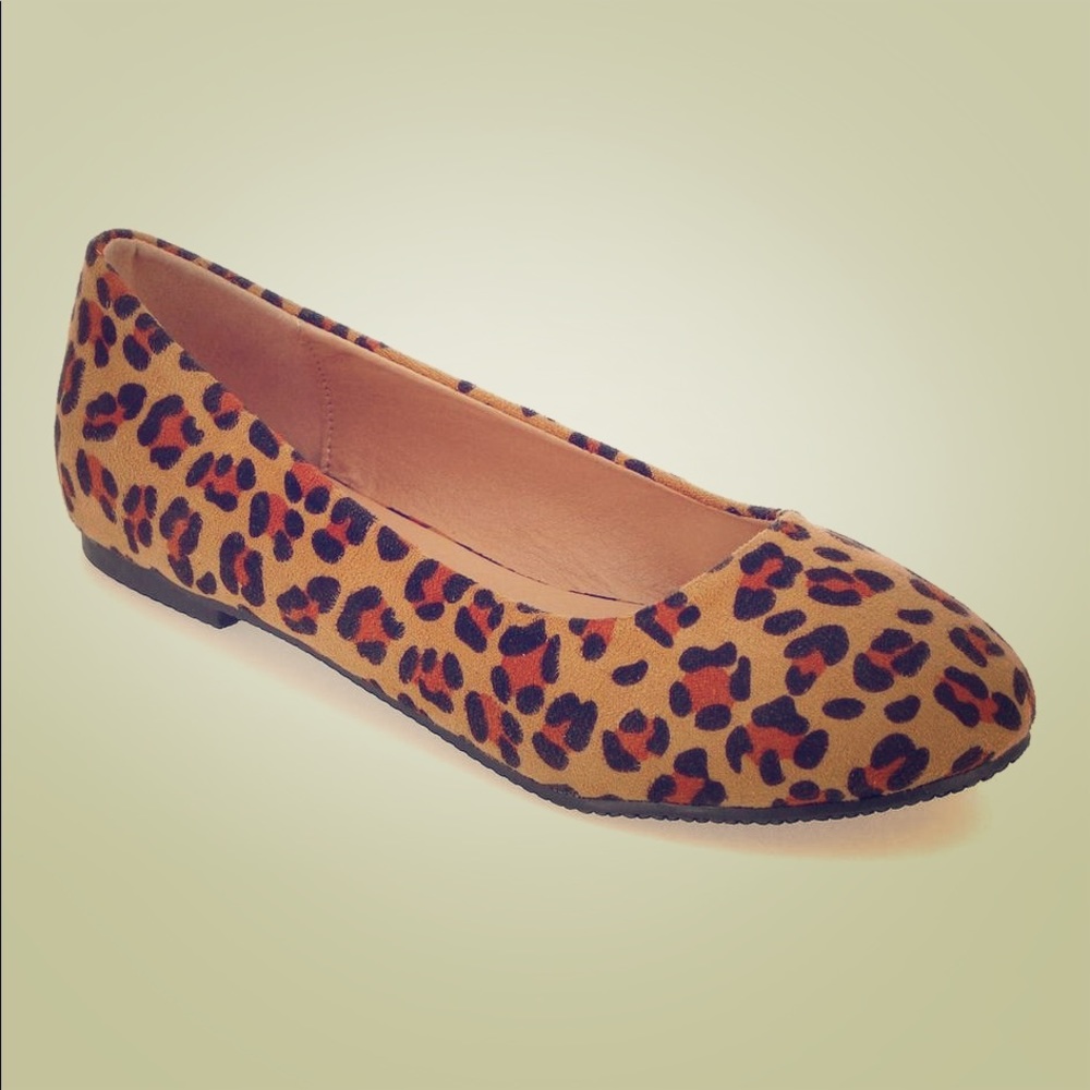 Leopard print ballet flats NWOT